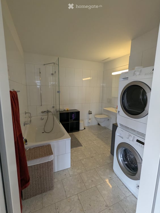 Appartment hoch über Zürich im Kreis 5 4
