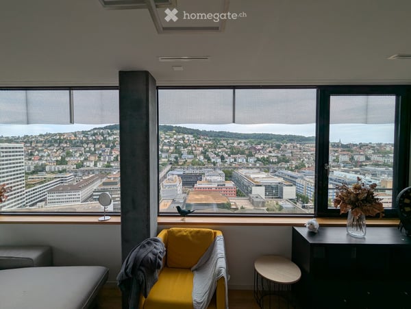 Appartment hoch über Zürich im Kreis 5 5