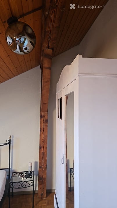 Nähe Bundesplatz,tolle 2.5 Dachwohnung, mit Dachbalken, Mezzanine 20m2 + Dachterrasse, ruhige Lage 4