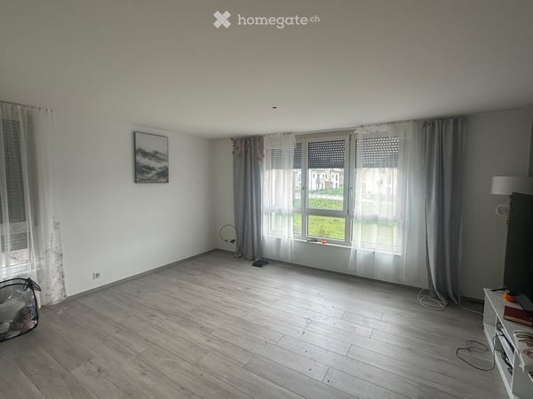 Apartment in Léchelles 0-7-9-4-6-8-1-8-0-0 (WhatsApp also) 1