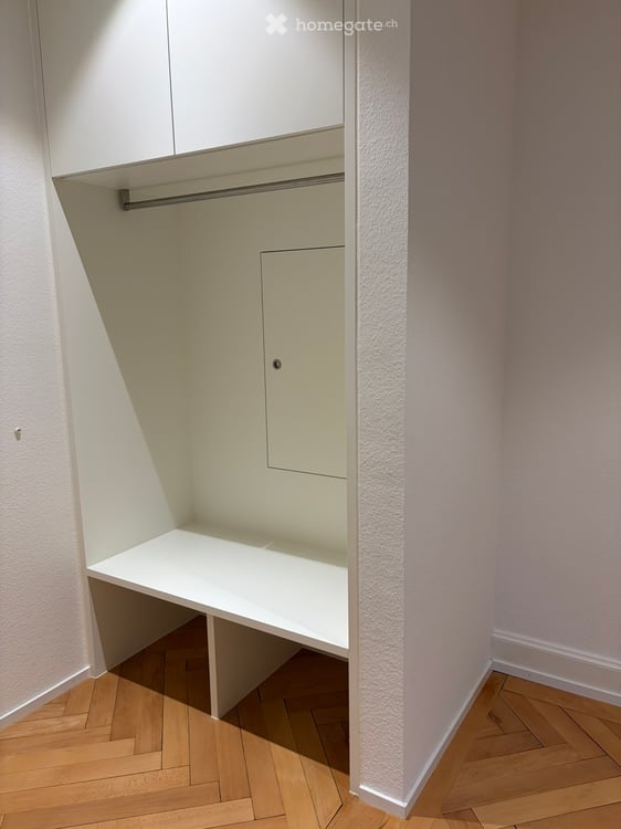 Sanierte 2.5 Zi. Jugendstil Wohnung mit Charme an ruhiger Lage 3