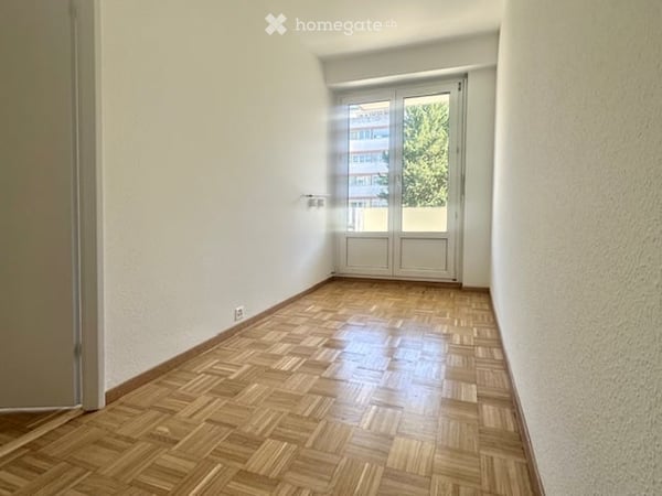 Appartement 4 pièces au 3ème étage situé entre les Charmilles et la Servette 5