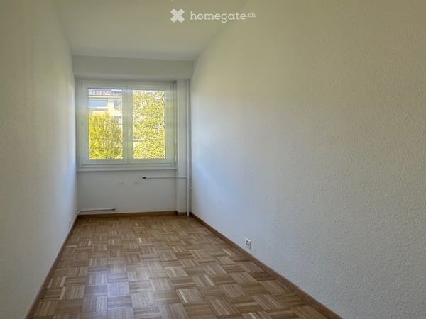 Appartement 4 pièces au 3ème étage situé entre les Charmilles et la Servette 4