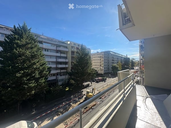 Appartement 4 pièces au 3ème étage situé entre les Charmilles et la Servette 12