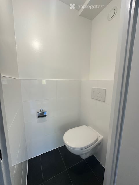 Appartement 4 pièces au 3ème étage situé entre les Charmilles et la Servette 10