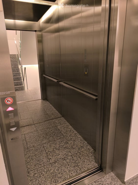 Attraktives, modernes Büro mit separatem Sitzungszimmer im Zürcher Seefeld 12