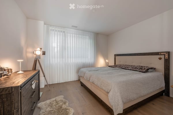 Exklusive 4.5 Zimmer Gartenwohnung mit Abendsonne, Lift und 2 Tiefgaragenplätzen, idyllische Lage 12