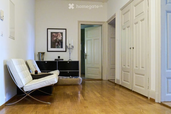4.5 Zimmer Altbauwohnung mit Balkon und Weitblick am Rosenberg 3