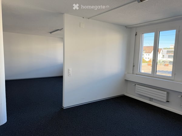 Helles, grosses Büro im Zentrum von Egg 6