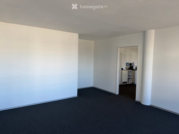 Helles, grosses Büro im Zentrum von Egg 5