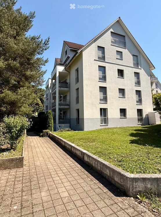 Lichtdurchflutete Wohnung in Grünzone
