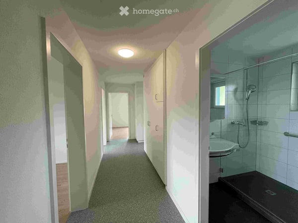 Hochwertig sanierte 4.0-Wohnung im 5. OG in Wattwil (Weitsicht) 5