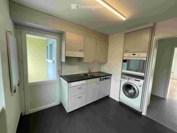 Hochwertig sanierte 4.0-Wohnung im 5. OG in Wattwil (Weitsicht) 3
