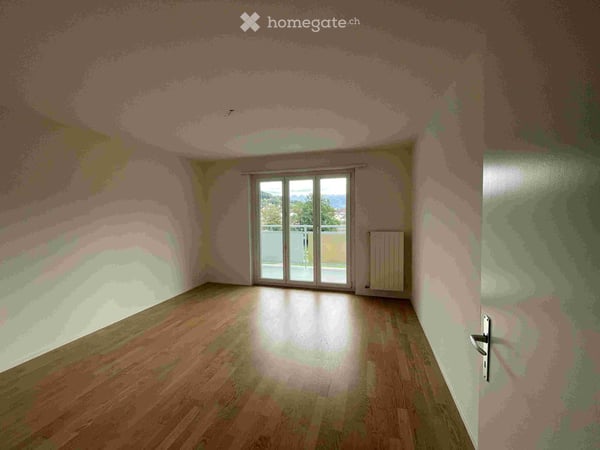 Hochwertig sanierte 4.0-Wohnung im 5. OG in Wattwil (Weitsicht) 8