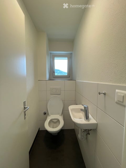 Hochwertig sanierte 4.0-Wohnung im 5. OG in Wattwil (Weitsicht) 11