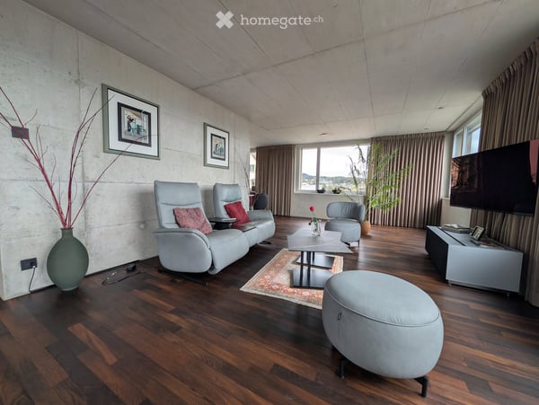 Grosszügige 3.5-Zimmerwohnung mit modernem Ausbau und schöner Aussicht in Rüti