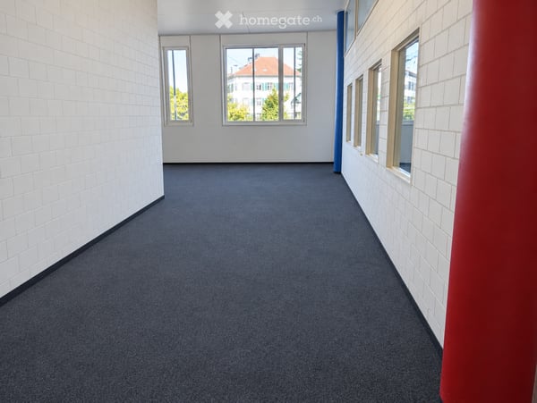 Attraktive Gewerberäumlichkeiten an Toplage in Richterswil ZH – direkt gegenüber dem Bahnhof 2