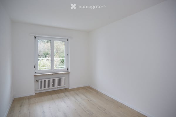 4.5-Zimmer Wohnung mit schöner Aussicht in die Berge 11