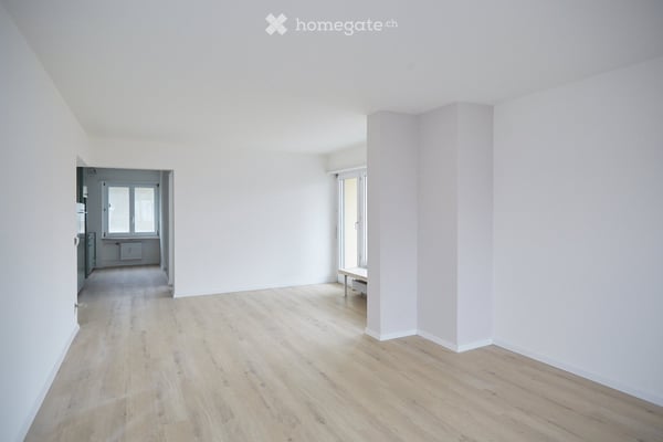 4.5-Zimmer Wohnung mit schöner Aussicht in die Berge 4
