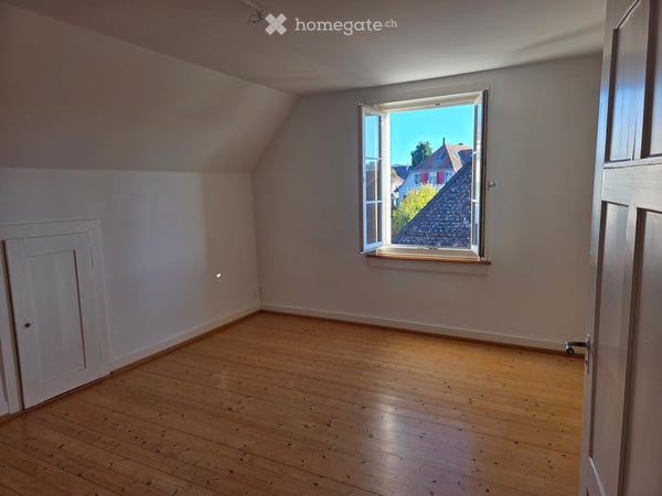Emmersberg: Charmante 4.5-Zimmer-Stockwerkwohnung im Dachgeschoss mit Garten 6