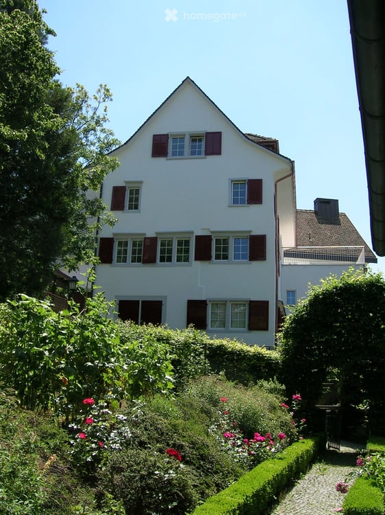 Dachwohnung mit Seesicht im historischen Dorfkern