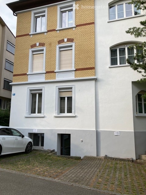 Charmante Dachwohnung in Zürich-Oerlikon