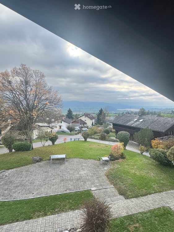 Wohnen mit Weitblick – charmante 3-Zimmer-Maisonette in Gommiswald 1