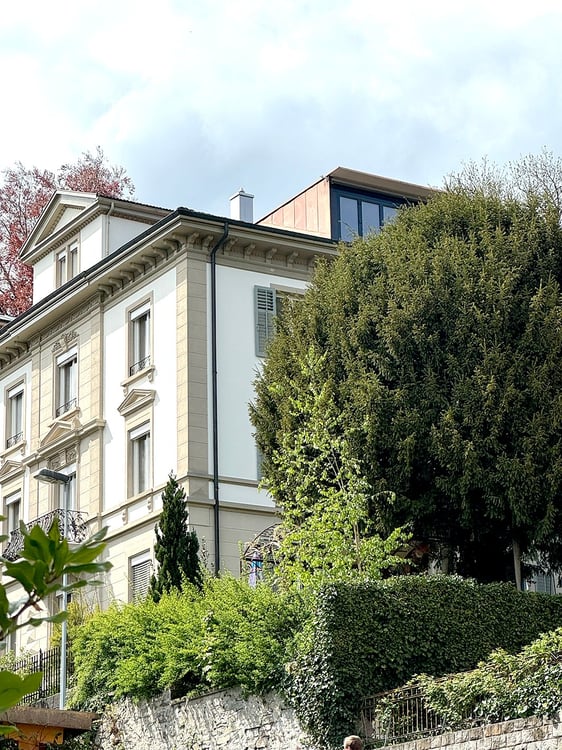 Frisch sanierte Altbauwohnung mit eigenem Garten an bester Stadtlage