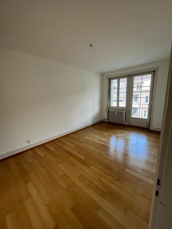 Schöne Altbau-Dachwohnung im Gotthelf-Quartier 4