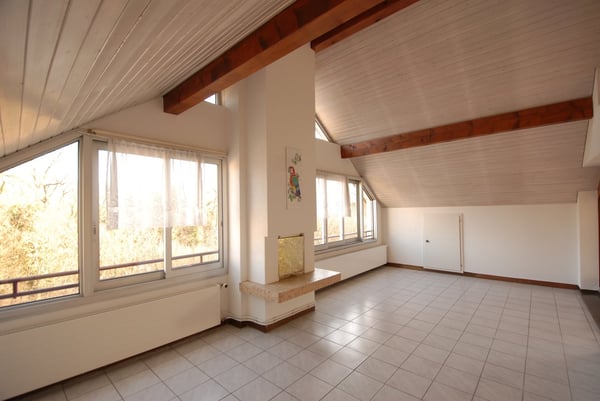 Grosszügige 4½-Zimmer-Dachwohnung mit Wintergarten & Cheminée in Reinach 4