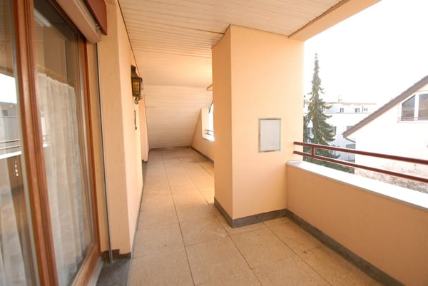 Grosszügige 4½-Zimmer-Dachwohnung mit Wintergarten & Cheminée in Reinach 11