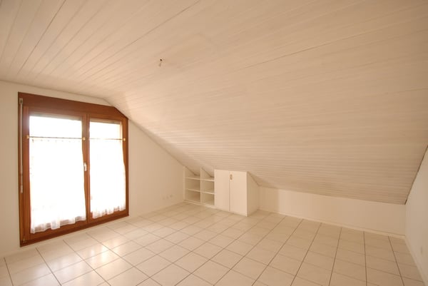 Grosszügige 4½-Zimmer-Dachwohnung mit Wintergarten & Cheminée in Reinach 12