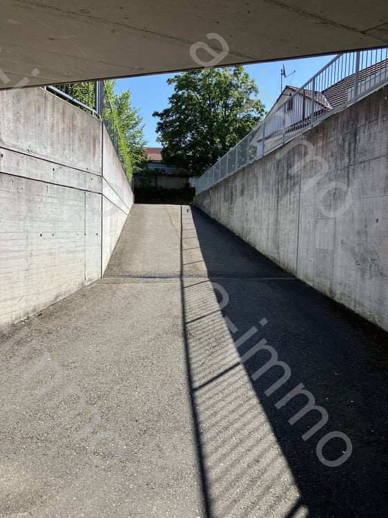 grosser Tiefgaragenparkplatz in Reinach zu verkaufen 6