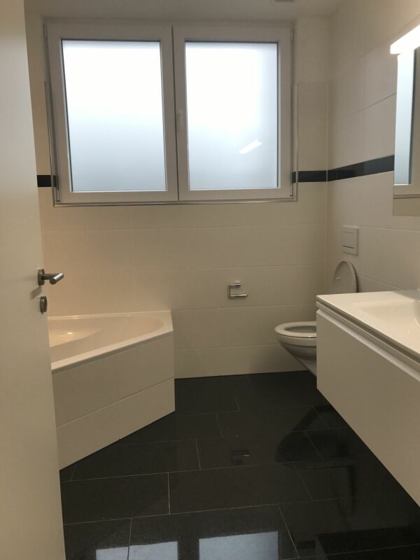Exklusive 2.5-Zimmer-Wohnung mit eigenem Waschturm und Balkon