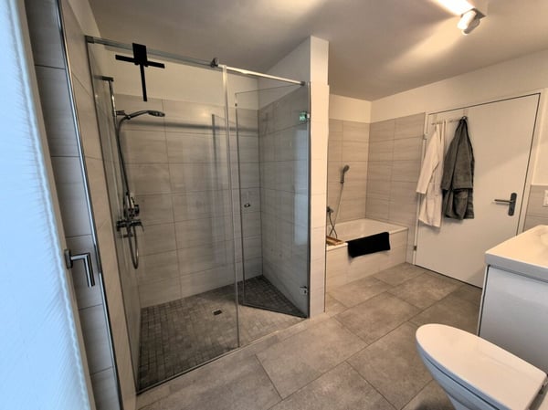 Exklusive 4 1/2-Zimmer Wohnung mit vielen Vorzügen (Nichtraucher erwünscht) 8