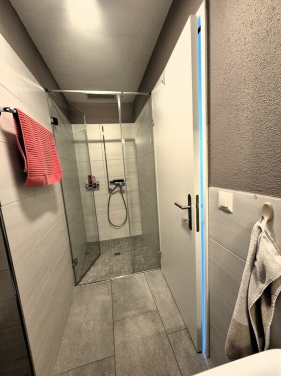 Exklusive 4 1/2-Zimmer Wohnung mit vielen Vorzügen (Nichtraucher erwünscht) 6