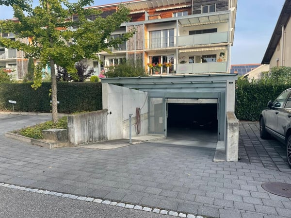 Einstellhallenplatz 2
