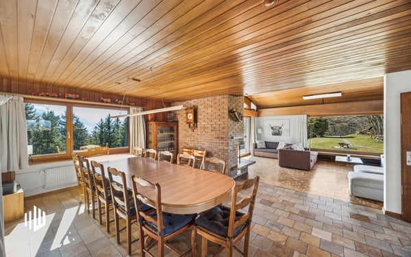ImmoWyss - Architektonisch ansprechendes Chalet über dem Thunersee 4