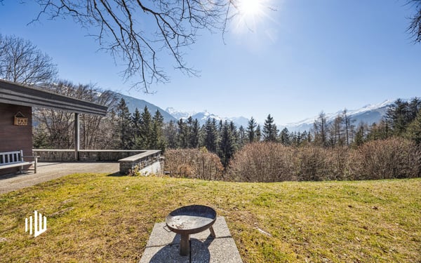 ImmoWyss - Architektonisch ansprechendes Chalet über dem Thunersee 10