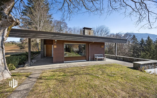 ImmoWyss - Architektonisch ansprechendes Chalet über dem Thunersee 2