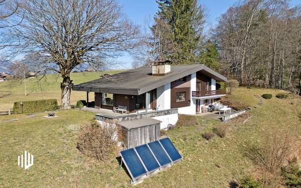 ImmoWyss - Einfamilien-Chalet über dem Thunersee (auch Zweitwohnsitz) 1