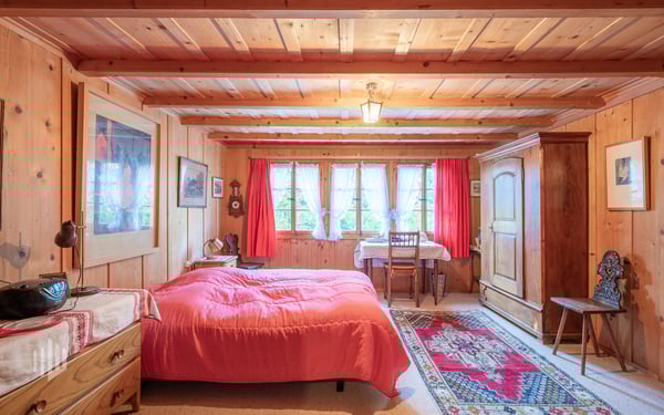 ImmoWyss - Urchiges Chalet mit grosser Baulandreserve und Niesenblick 5