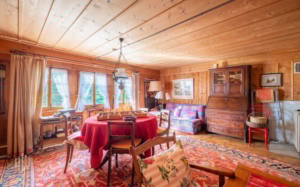 ImmoWyss - Urchiges Chalet mit grosser Baulandreserve und Niesenblick 4