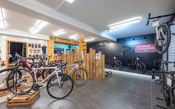 ImmoWyss -  Attraktives Mehrfamilienhaus mit Geschäftsräumlichkeiten 2