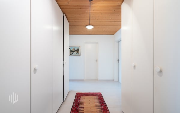 ImmoWyss -  Grosszügige & lichtdurchflutete Wohnung an Toplage in Thun 2