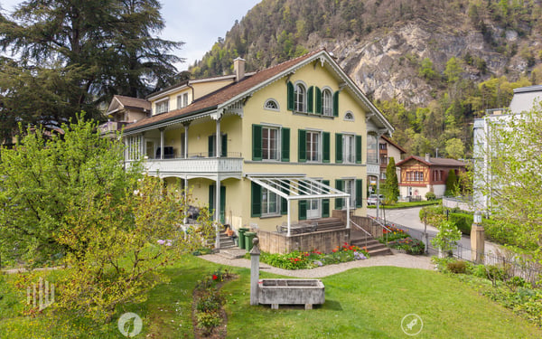 ImmoWyss - Baulandparzelle in Hotelzone HC mit sep. 2-Familienhaus 4