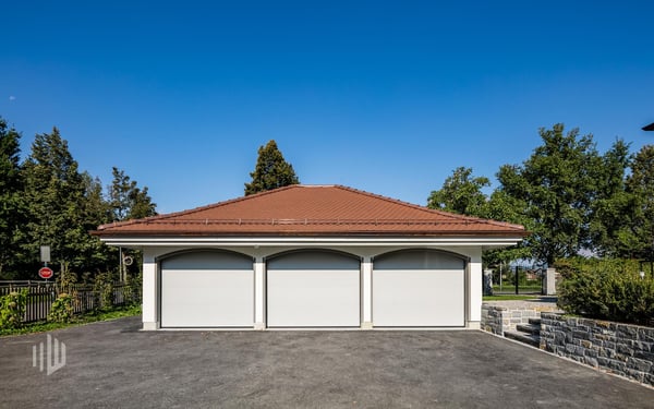 ImmoWyss -  Neubarocke Villa mit Dependance, Pavillon und Seeanstoss 2