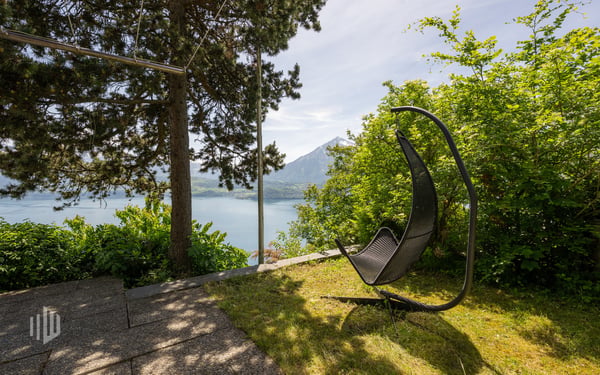ImmoWyss -  2-Familien-Chalet mit unendlich schöner See- und Bergsicht 11