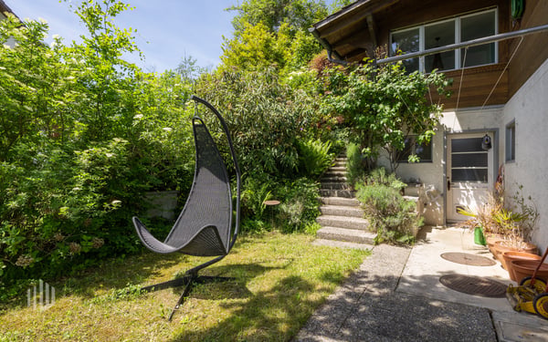 ImmoWyss -  2-Familien-Chalet mit unendlich schöner See- und Bergsicht 12