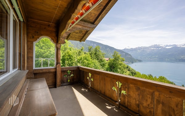 ImmoWyss -  2-Familien-Chalet mit unendlich schöner See- und Bergsicht 7